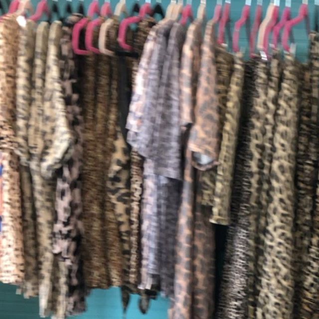vntgdrgnfly's tweet photo. 🖤🖤Who loves leopard?? 🖤🖤
Come shop our Leopard today until 5:30! OR shop online and receive 10% off of your order! https://t.co/0e5vFtmGHz