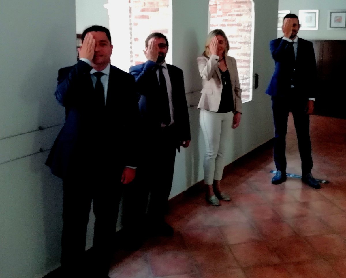 JoseMPaganAg's tweet photo. Gracias a Servando Castelló (Star Exclusivas, @LOWBATTERYMAN) por impulsar la investigación de la encefalomielitis miálgica y el síndrome de fatiga crónica desde el #CITSAM @UCV_svm. Gran alegría comprobar que hay muchas empresas que invierten en la investigación universitaria https://t.co/3ylhsYbzxQ