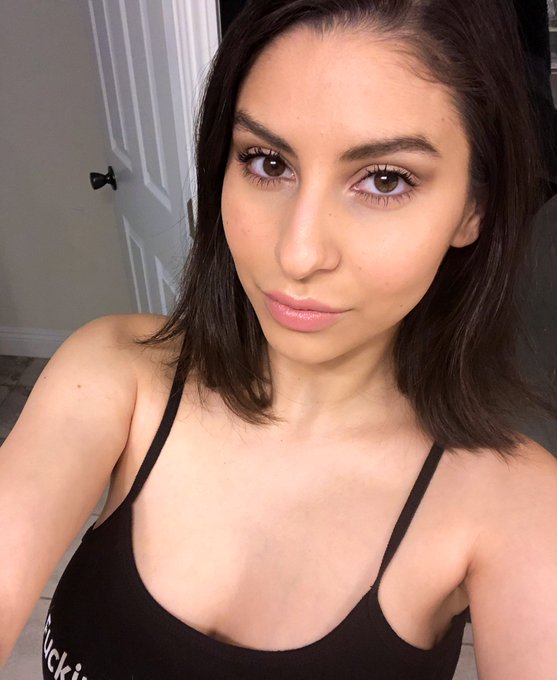 Gooood morning. Guess who&rsquo;s cutting their hair again this weekend?! 😋😋 https://t.co/H9QUqsfg4o