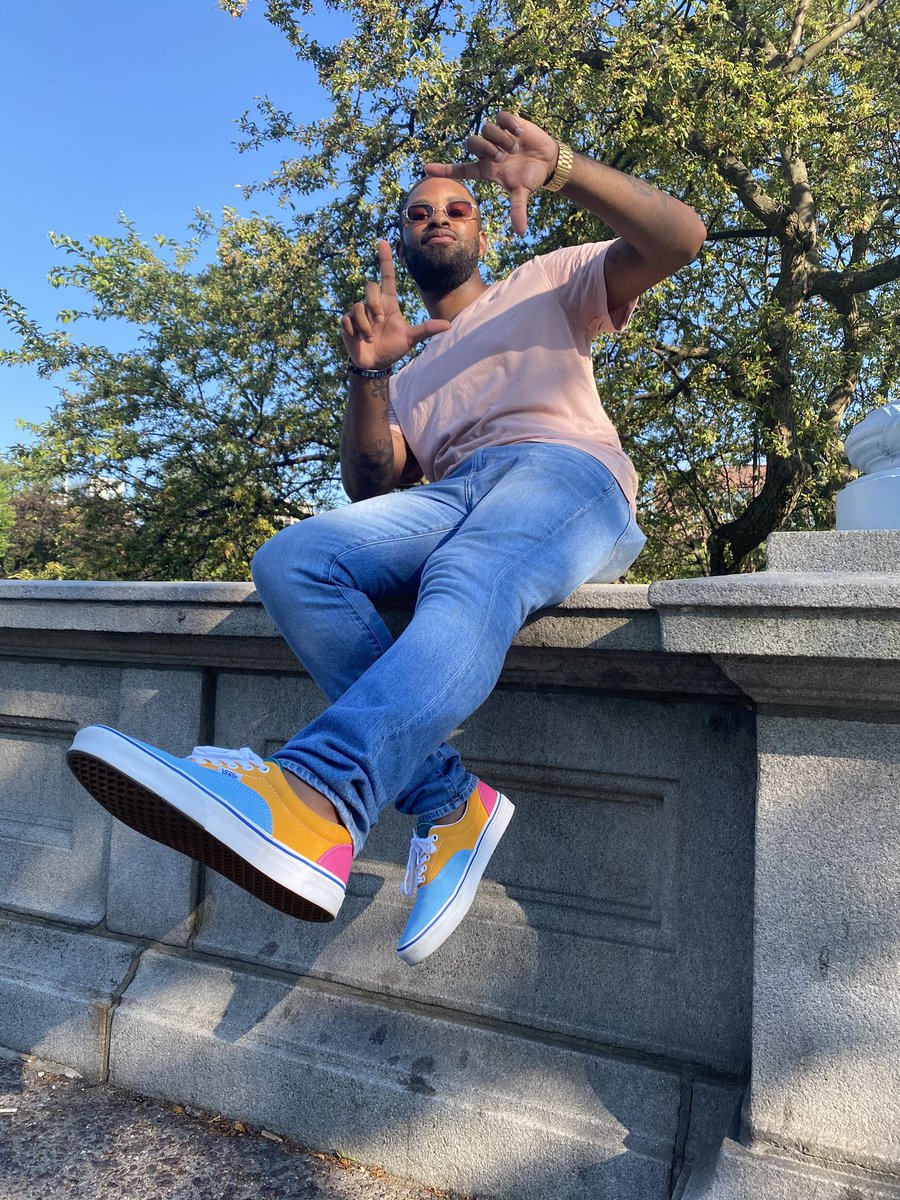 KedarKamil's tweet photo. Had to show off the vans 💦 https://t.co/QIiCXDfW1u