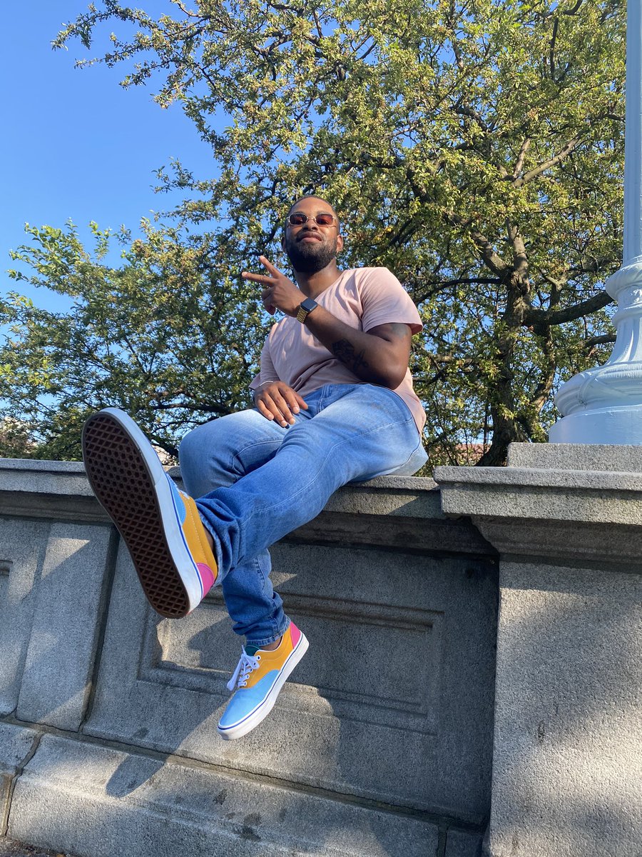KedarKamil's tweet photo. Had to show off the vans 💦 https://t.co/QIiCXDfW1u
