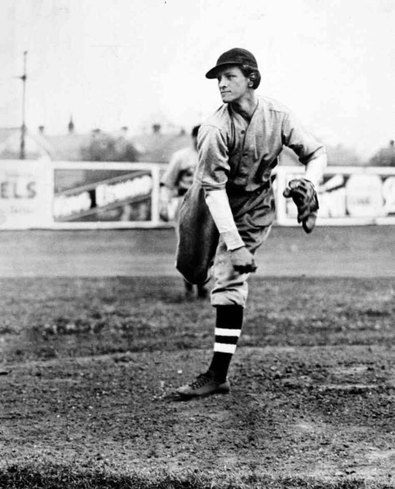 CouncilmanViera's tweet photo. Today in 1911, Mildred Ella "Babe" Didrikson Zaharias was born. 

To say that Babe Zaharias was a pioneer in her time is a tremendous understatement.  Locally, thanks to the @CityofTampa Babe Zaharias Golf Course in Forest Hills, her name lives on locally. https://t.co/9Zy5ZMYYjV