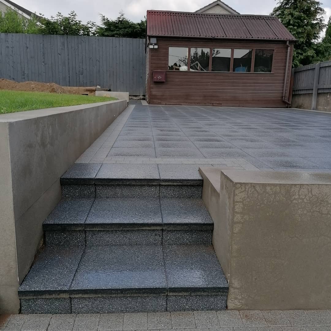 StevenMcneilly's tweet photo. Patio completed this week using @tobermore easy clean Mayfair flags in graphite with a silver sienna border in setts

#tobermore #paving #patio#takeuchi #groundwork #steps https://t.co/FbnOJbKfJO
