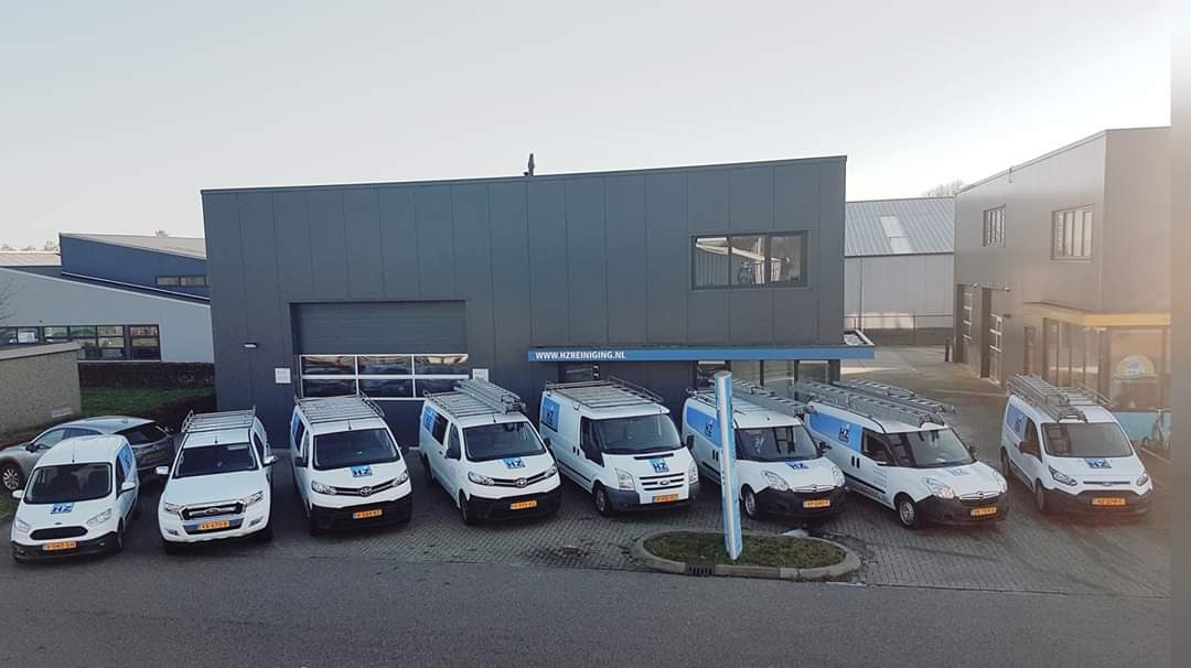 Nieuwe opdracht van dit wooncomplex in Wolvega waar wij de glasbewassing gaan uitvoeren. Steeds meer verzorgingshuizen weten ons te vinden voor de glasbewassing van hun gebouwen. hzreiniging.nl