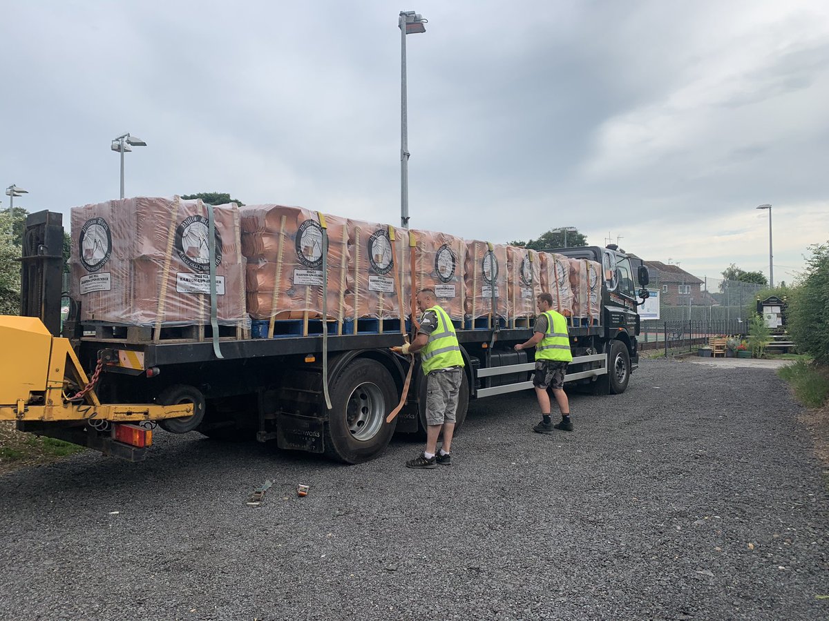 theroofingcorp's tweet photo. Started Farnsfield Village Hall this week, 30plus degree, 16 tonnes stripped and cleared, just need to get 16 tonne up and laid (4 tonne up today)👌 great effort from the team this week, we’ve worked hard 💪🏼 #williamblyth @williamblyth_uk https://t.co/ZrShszwmce