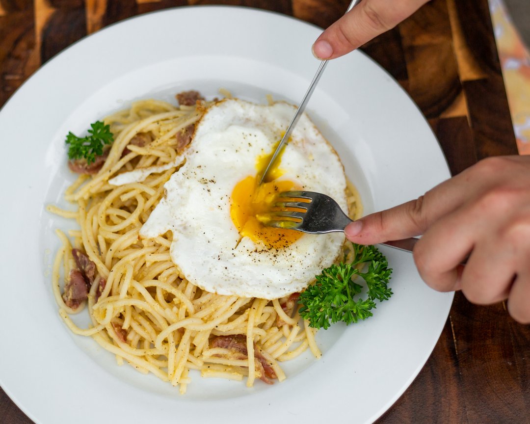 realHotplate's tweet photo. Hey East Austin! Have we got something cooking for you!
Theresa's kitchen, located off e. MLK is making the most delicious Italian dishes tonight from 5-9. My personal favorite? The Carbonara with a fried egg on top. 
Check out https://t.co/cCf9tXDZZz to see the rest of her menu. https://t.co/4vjqg8UBnS