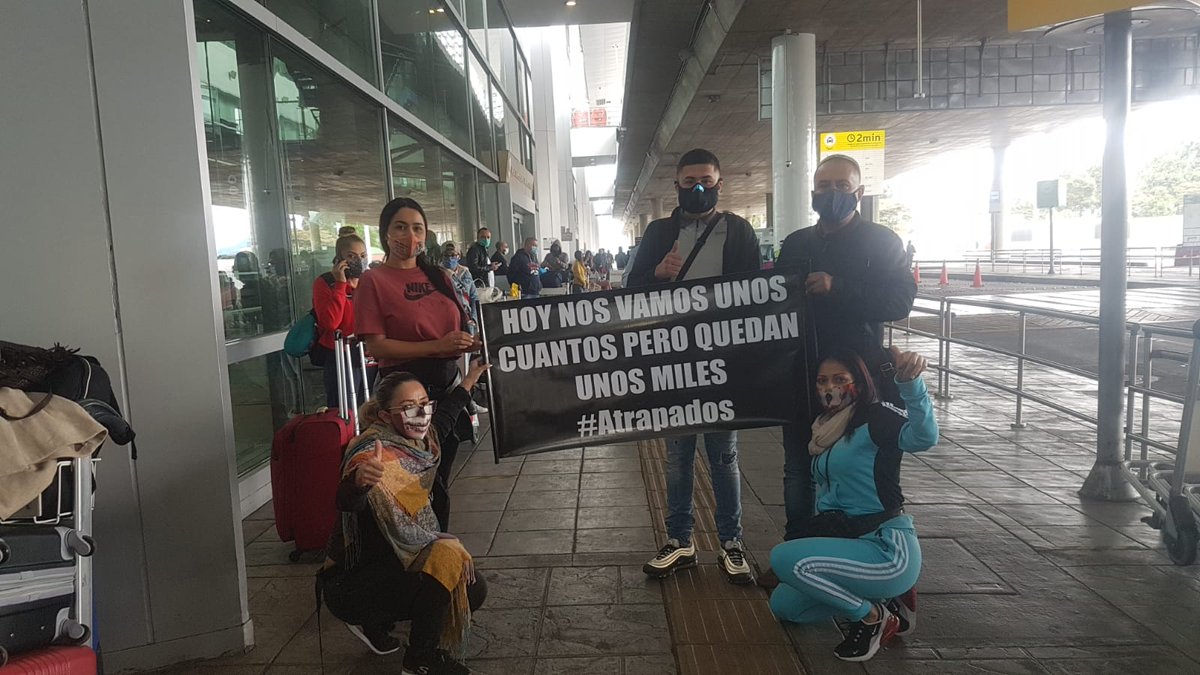 AtrapadosCol's tweet photo. Toda persona que regresa a casa es una victoria colectiva ✈🏡👏🏼 @EmbajadaEspCol @VivirParaViajar https://t.co/qeYPVZ4V47