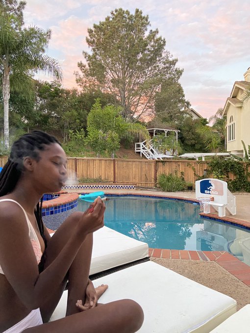 Hi i wanna share some things that have made me happy this month. In no order,   Vices by @dearmothica