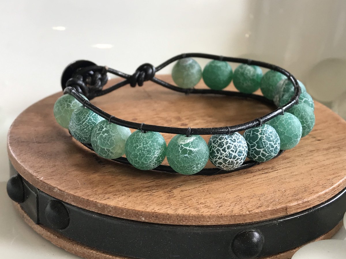 MissiDesigns's tweet photo. Excited to share the latest addition to my #etsy shop: Green Agate Leather Wrap Bracelet https://t.co/aBYFIiLdry #adjustablesize #giftforgirls #giftforwomen #crystalbracelet #boho #agate #missidesign https://t.co/XeAsF6eq0B