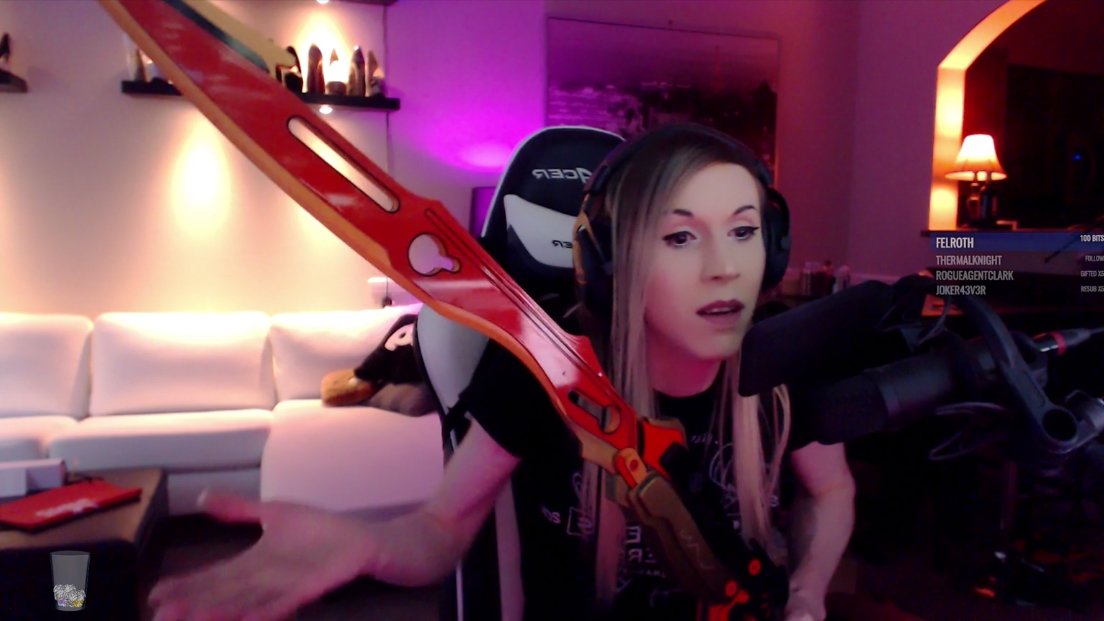 <a href="/SmashleyTwitch/">Smashley</a> be like, "BUT IT'S NOT A HAMMER!!!"  Badass FFXIII sword for Lightning cosplay thanks to <a href="/Champion7b/">Champion7b</a>