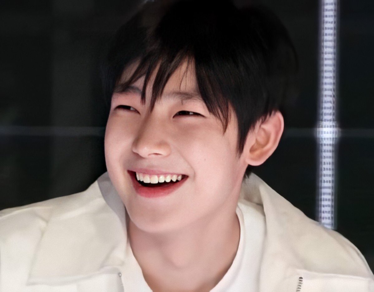 Gu__ZZZ__'s tweet photo. ซอนอูต้องได้เด! https://t.co/4os6w4xzee