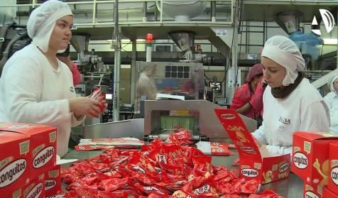 Lacasa, obligada a aclarar que los Conguitos son cacahuetes y no personas bit.ly/3icwZP9