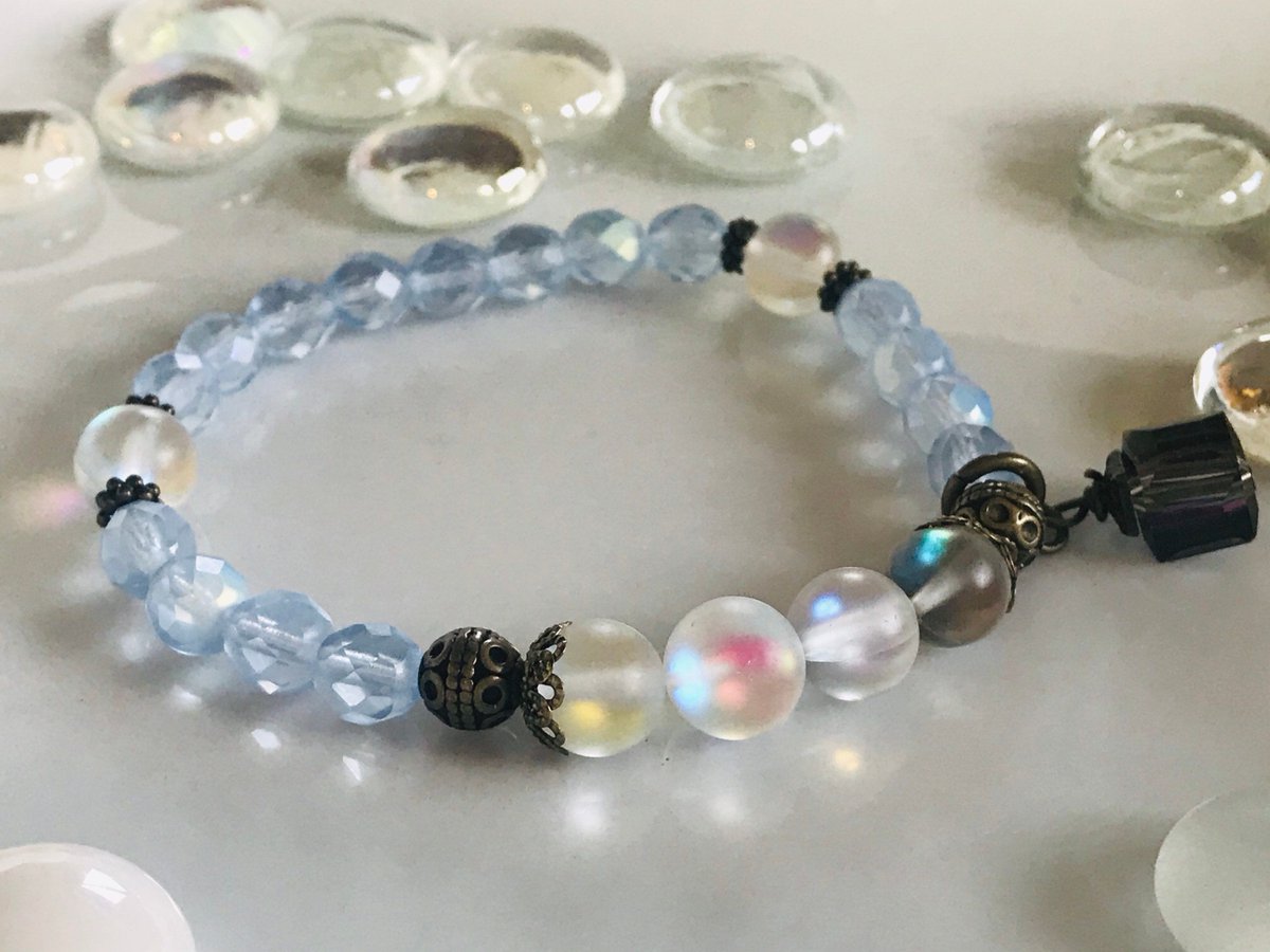 MissiDesigns's tweet photo. Excited to share the latest addition to my #etsy shop: Clear Quartz and Crystal Blue Bracelet https://t.co/wAACuWMt71 #antique #clearquartz #missidesign https://t.co/4GjfsjjpoT