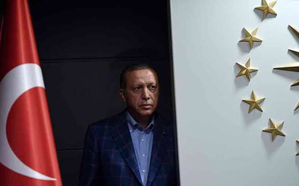 BirGun_Gazetesi's tweet photo. Erdoğan'ın YKS'ye girecek adaylarla yaptığı YouTube yayınında 'disslike' rekoru: #OyMoyYok etiketi Twitter'da gündemde
https://t.co/HkZpChV2bI https://t.co/aEnOklYO1g