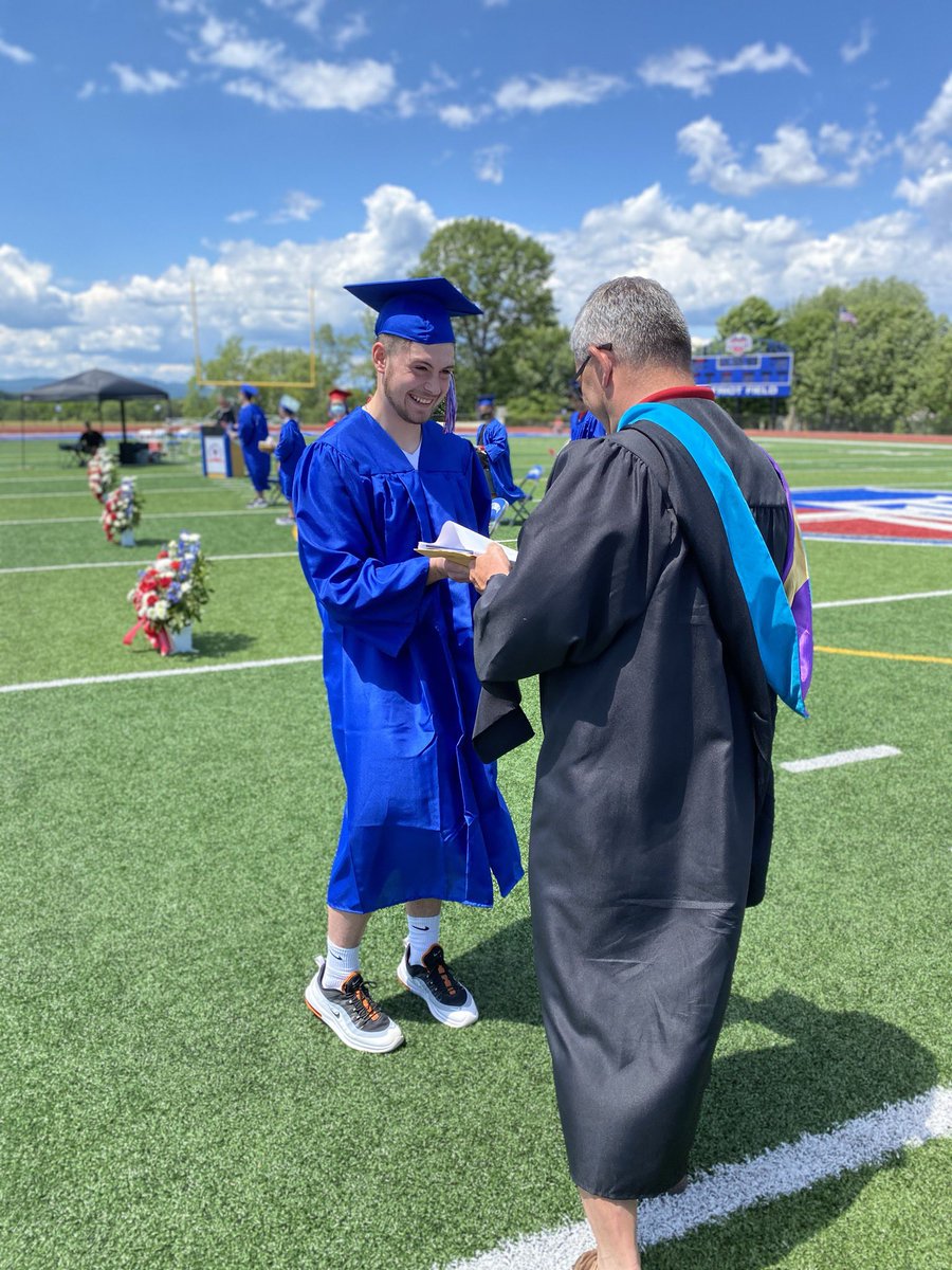 BPpatriots's tweet photo. Diploma presentation! #BPClassof2020 https://t.co/QQPkQ812Hy