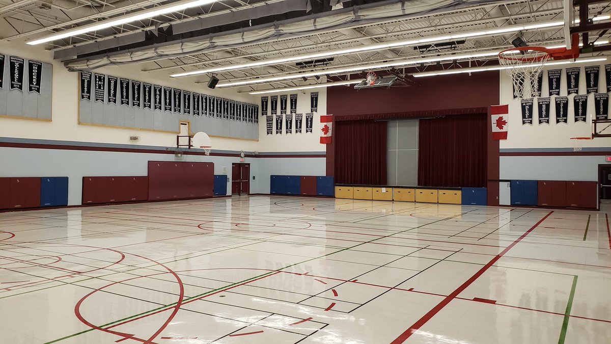boshinisb's tweet photo. This is a space I have missed being in the last few months - the classes, the teams, the energy, the staff. It's been quite the year, to say the least. Continue to be active, and find the joys each day this summer. Rejuvenate, relax, and continue to be safe!!! @DLMS_MS @hpe4pdsb https://t.co/YgBqCZpkU8