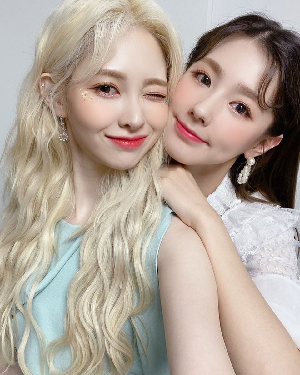 friendshipkpop's tweet photo. Yebin (DIA) × Miyeon (I-dle)

#Yebin #DIA #DoItAmazing #Miyeon #Gidle #KPOP https://t.co/aewAitaFtu