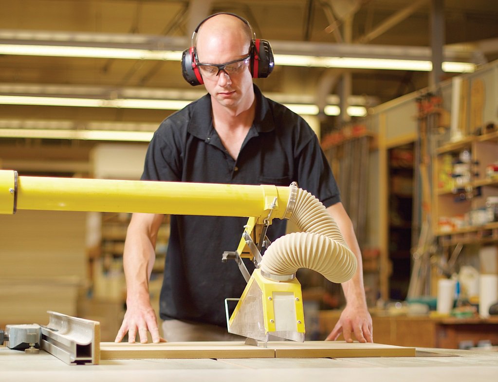 WorkSafeBC's tweet photo. Checkout our online toolbox, filled with guides, training tools, safety videos and more for managing wood dust hazards in your workplace: https://t.co/bkeWLt6l6J #DustSafetyWeek https://t.co/tzK3jgjP8T