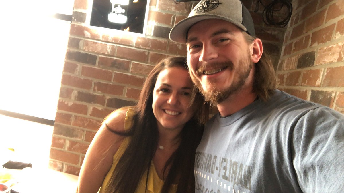 Out in Baton Rouge eating and @ashleymessina12 recognized me and wanted to take a picture. #SpotedByALivePDFan Thanks for the support, Ashley!! We love it!!