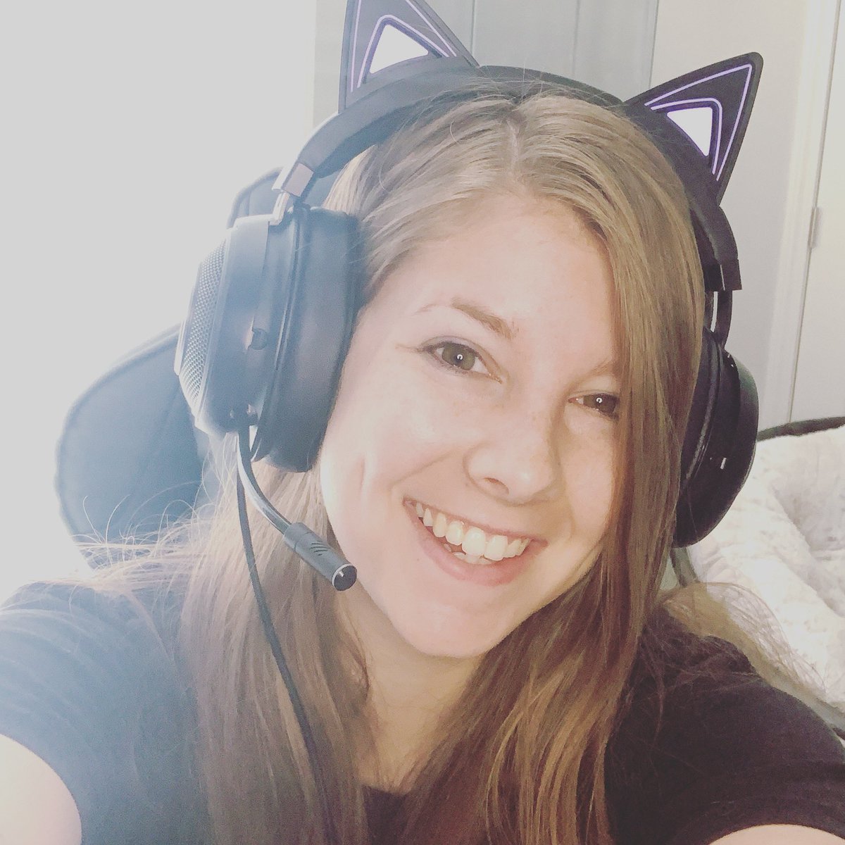 SaladKahle's tweet photo. Beautiful Crewtons!!! I am going live at 3pm est! Let’s get into some sea of thieves Shenanigans!!! #TwitchAffilate #TwitchStreamers #SeaOfThieves #crewtons https://t.co/Op6AMoeY3X