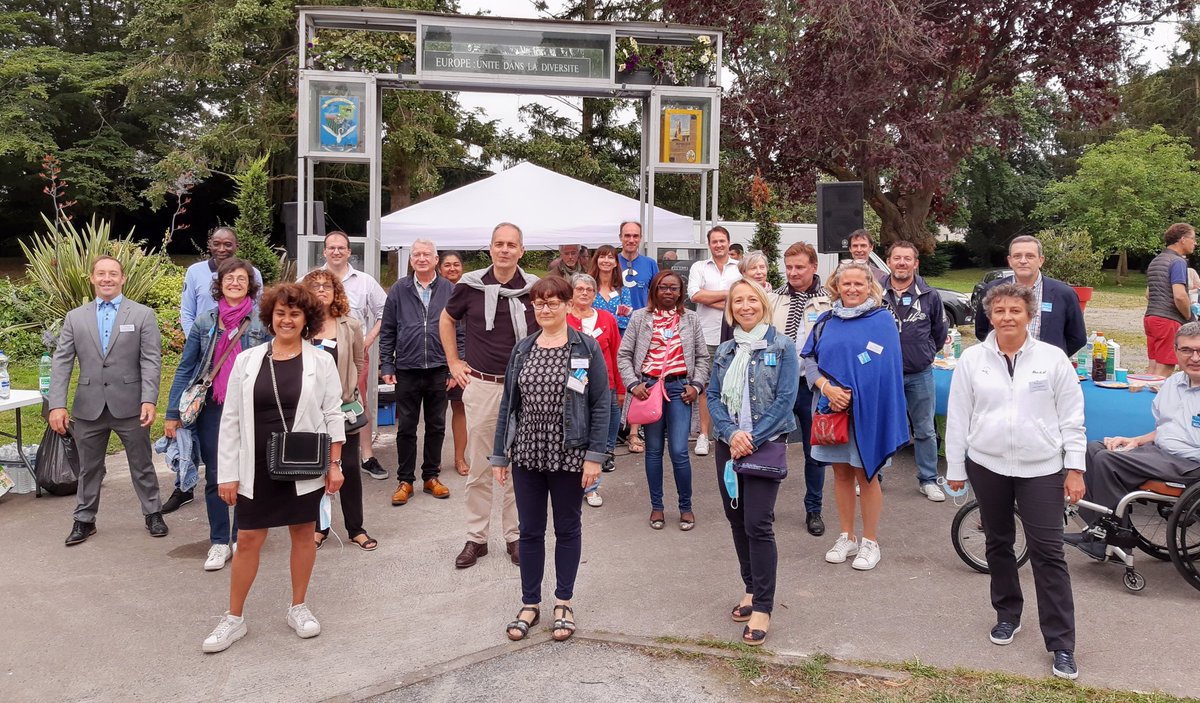 Dernière photo de l'équipe en campagne (avec le respect des distances et en musique !)