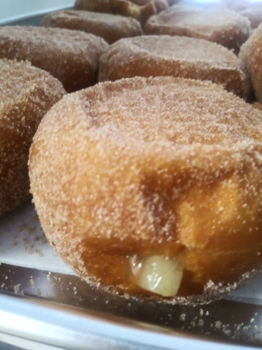 moonrisedonuts's tweet photo. Its filled Friday Moonrise Nation!!!

Pictured we have our awesome apple pie bombs !! The hot feature tonight is Maple!!! Doors open at 6pm and as always #seeyouwhenthemoonrises
🌜🍩🌜🍩🌜🍩🌜🍩🌜 https://t.co/6UjMqNMM3r