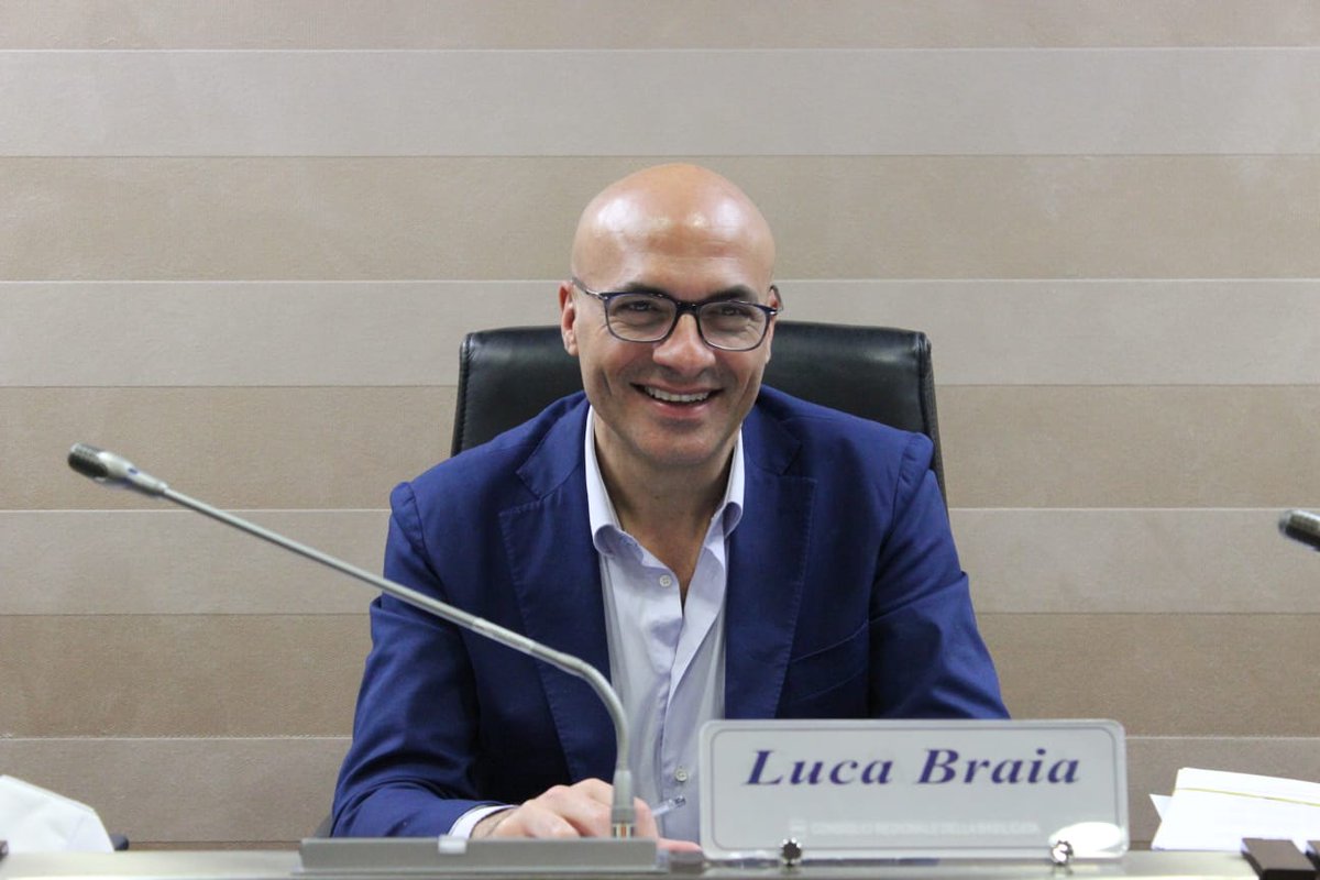 CRBasilicata's tweet photo. Rendiconto finanziario #Arlab, Braia spiega il suo voto contrario. Il capogruppo di Italia viva: “Voglio sottolineare politicamente la precarietà nella quale l’Agenzia è costretta ad operare” https://t.co/3nDDDTSFj3 https://t.co/EGPCBdKiUI