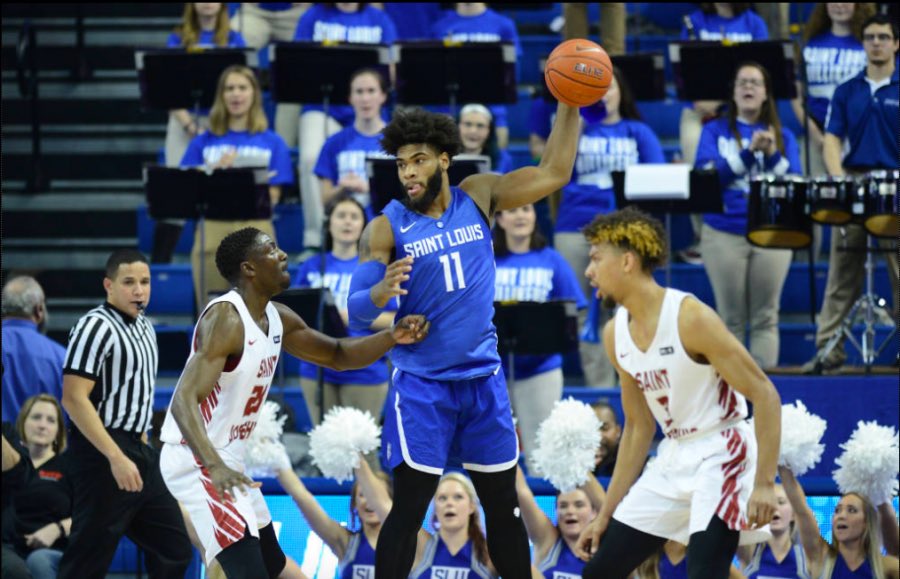 SaintLouis_fan's tweet photo. @Andrew__Slater @BillsFan85stl @LManyang @PSACardinals @BlairAcademy_NJ @_proinsight @endless_motor @POBScout @JuliusKim_ @VerbalCommits @A10Talk Come to SLU man! #SLUBB #TeamBlue ๐ตโช๏ธ https://t.co/y7GSHtC6rE