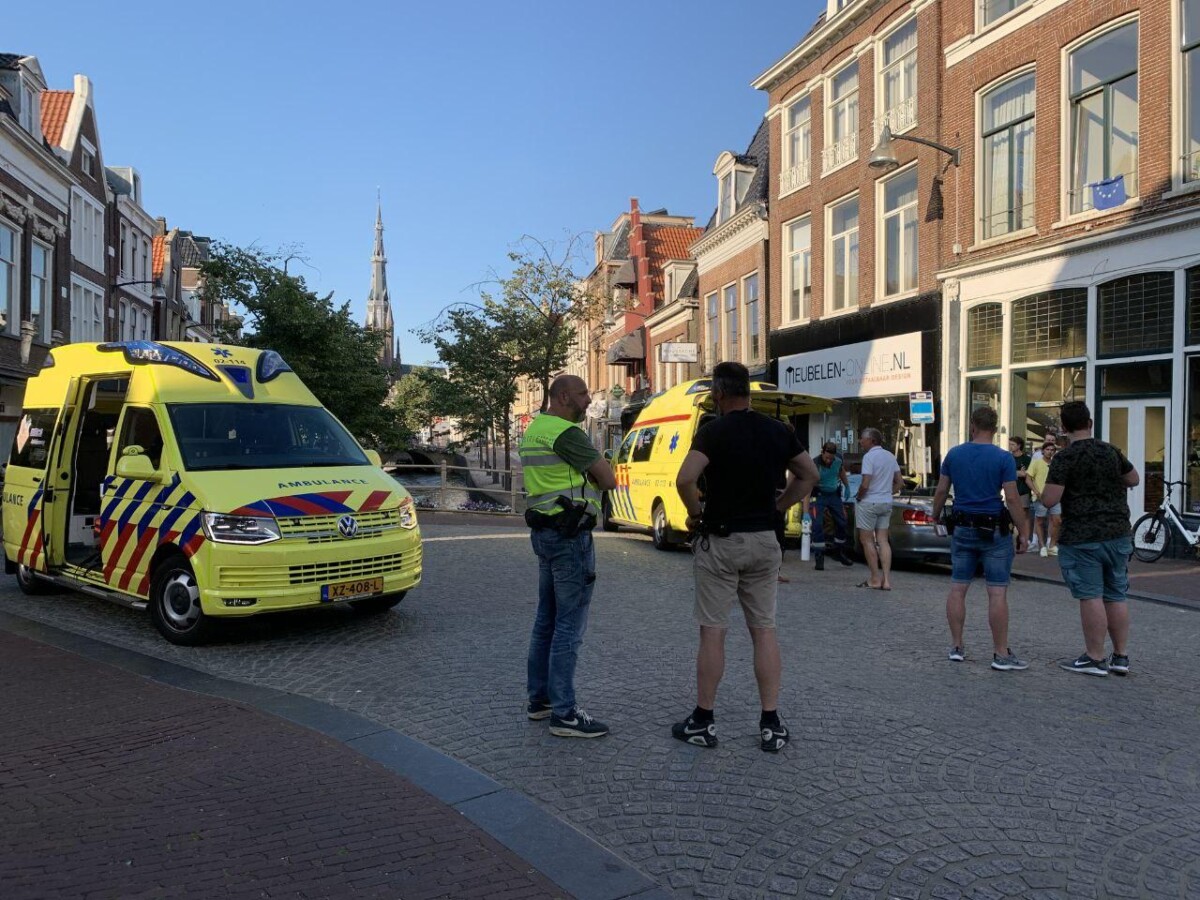 Fietsster geschept bij verkeersongeval Leeuwarden - #Friesland -..
