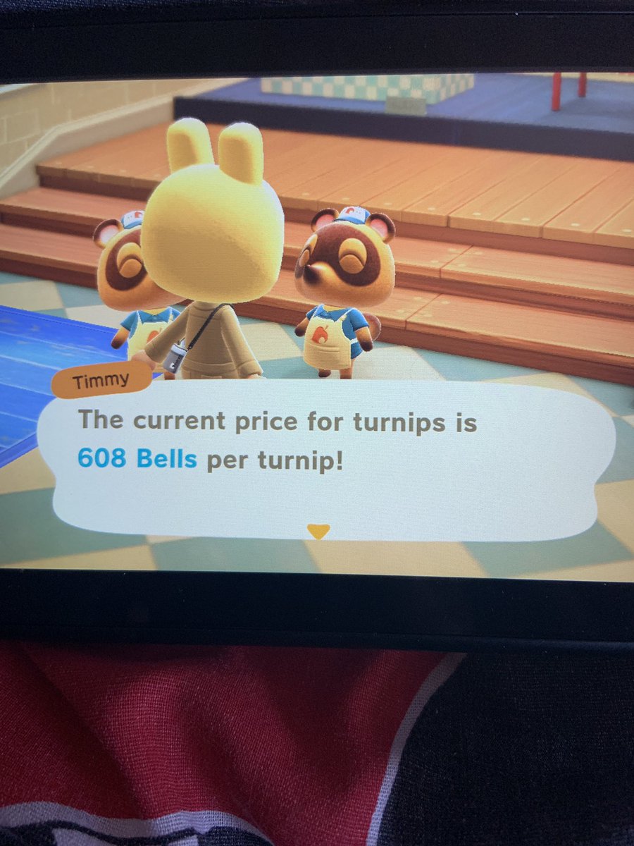 KCACNH2's tweet photo. First timer here! Turnip price is 608!! Taking 2 at a time. If you’re feeling generous, I’m looking for mush lamps + Celeste DIYs. NMT, bells, gold nugs, + frags also appreciated! Please leave thru airport. DM for DC. #acnh #ACNHturnips #acnhtrade https://t.co/h2jSTehJS5