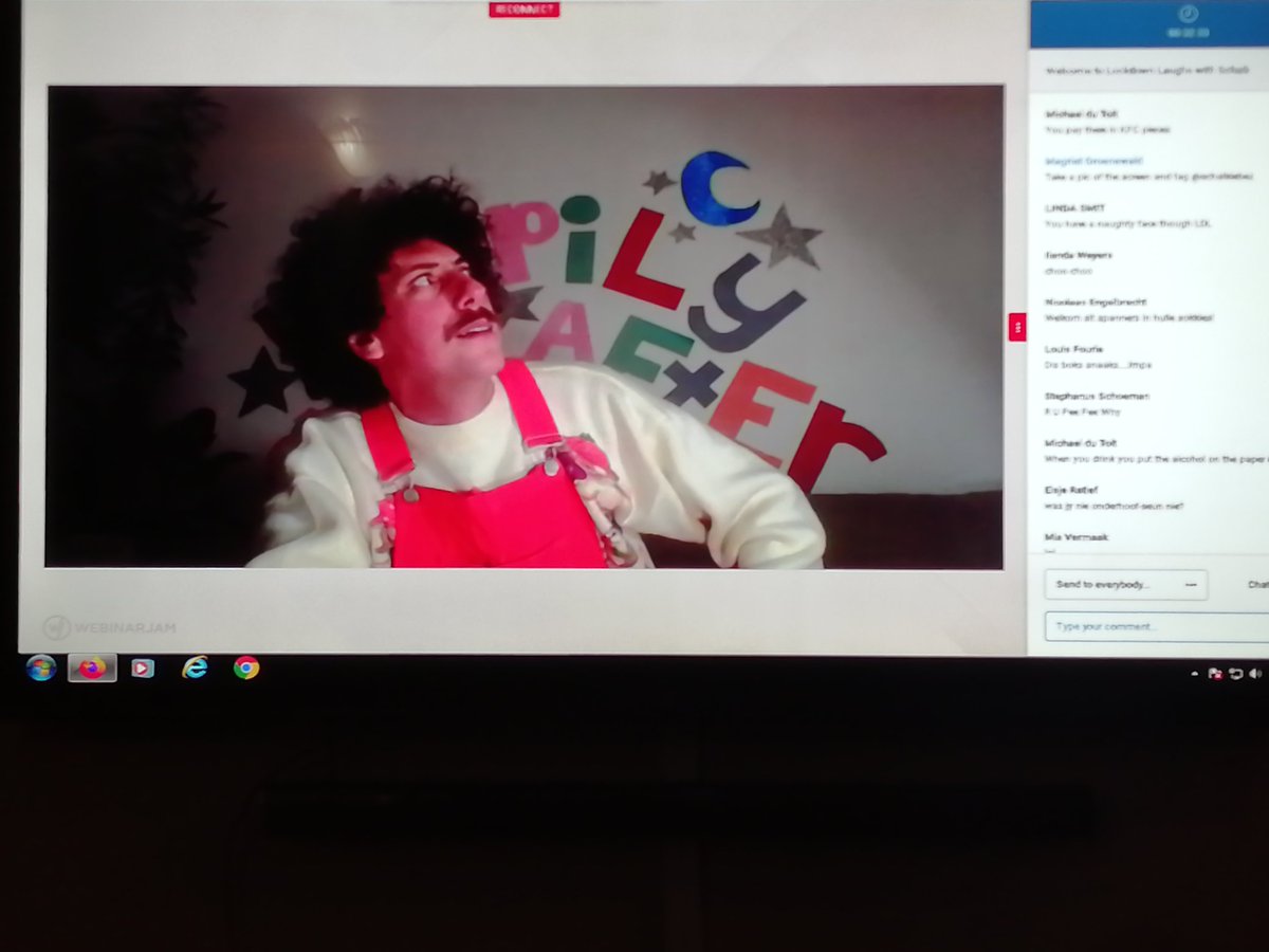 T_lock12's tweet photo. @schalkiebez  laughing so hard... https://t.co/vjP7U3mkI6