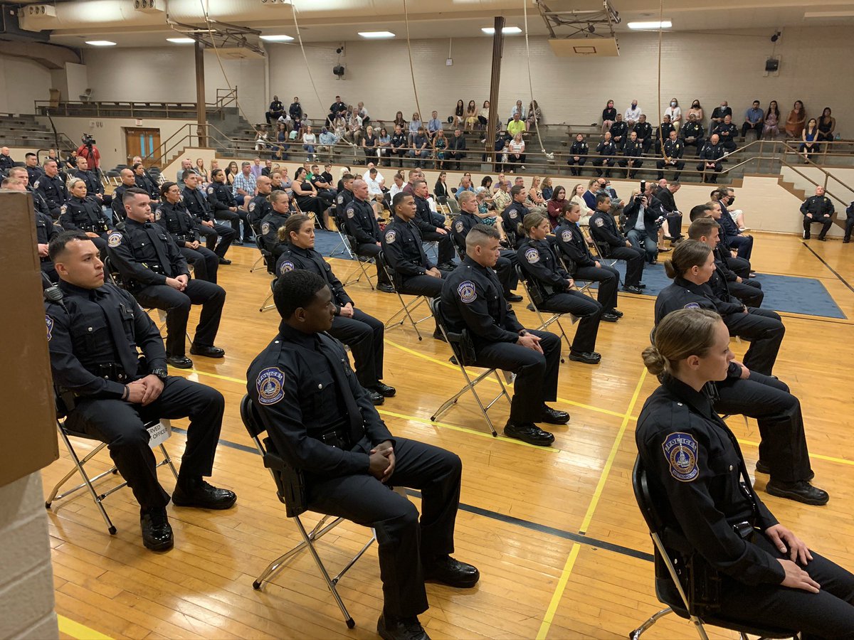 IndyMayorJoe's tweet photo. Congratulations to the graduates of @IMPDnews 20th recruit class. These officers will meet Indianapolis’s challenges head-on, to help build a better, safer, and more equitable community for all. https://t.co/Ev3NcmX7ki