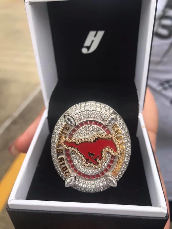 coachdwhitaker's tweet photo. Hard work pays off🏈💎💪🏾#DaSho #TXHSFB #bEastside🤘🏾 #dbacks🔒#STATECHAMPS6A #ProudDad #hardware https://t.co/GXXfMAHAtV