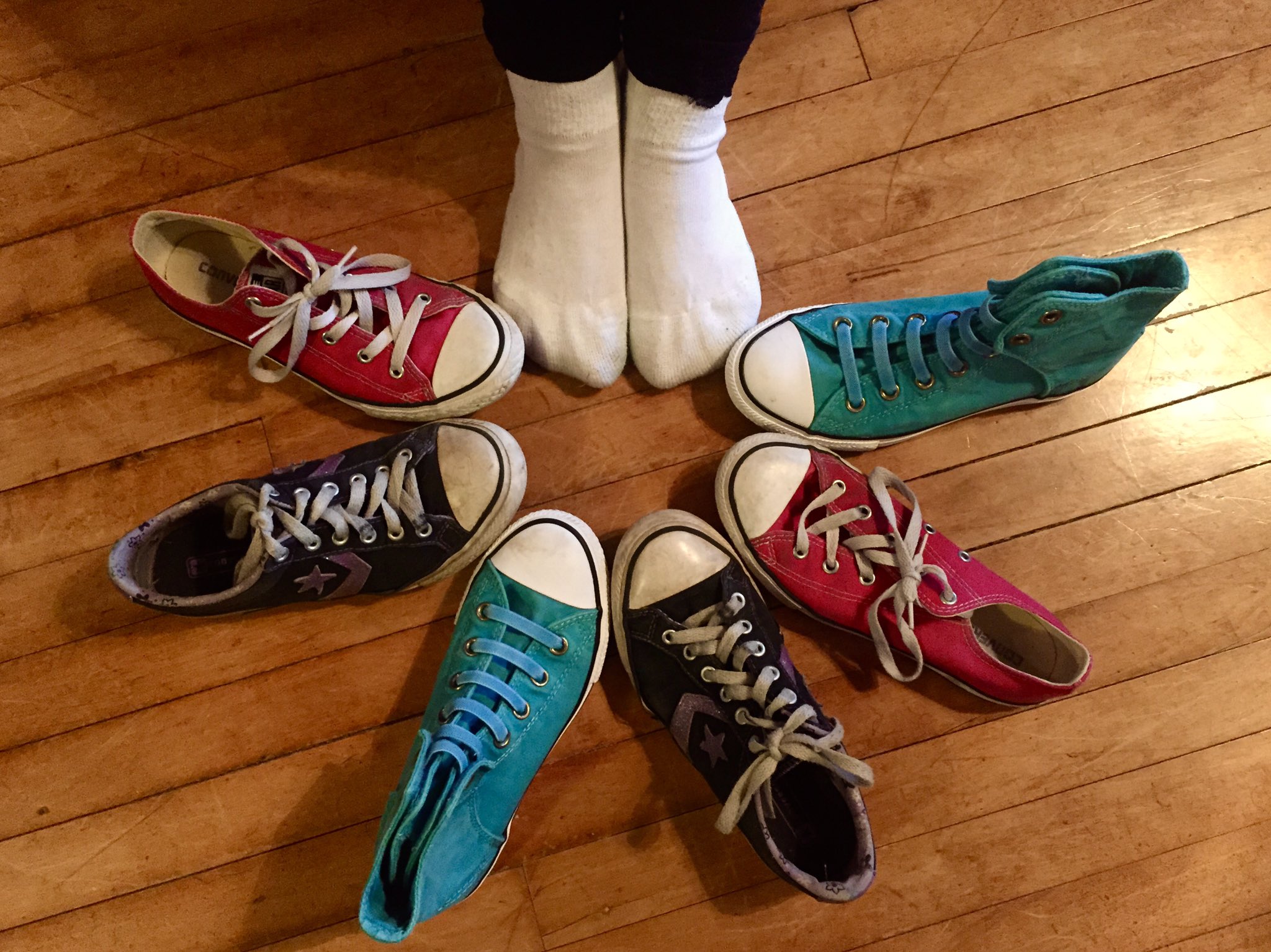 Converse on sale shoe circle