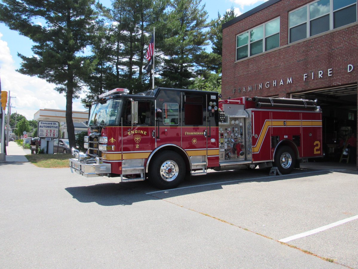 FraminghamBuff's tweet image. Framingham Fire Department’s brand new Engine 2 sits outside Engine 5’s quarters during some trench rescue training