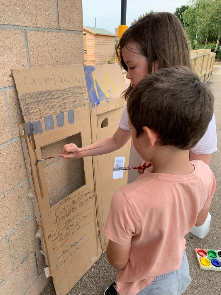 LhanbrydeH's tweet photo. Lots of creativity on show today. The children making their own shops from cardboard boxes. https://t.co/jInjN63lPT