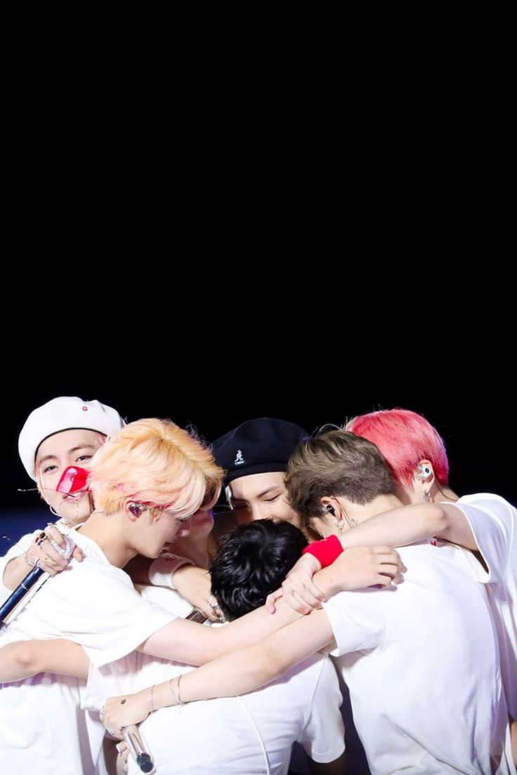 bertabescos98's tweet photo. Oficial que estoy obsesionada con BTS. 
Si, lo he dicho. 
Si, está pasando. 
Si, son maravillosos. 
Estoy teniendo dificultades técnicas ya que yo el coreano no lo controlo mucho  la vd. Llevo meses que parece que invoco a Satanás cuando canto, but I mean, I'm OK with it 💜💜 https://t.co/ALaJHSy0G9