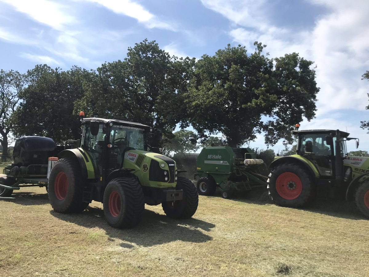 RPDRural's tweet photo. Job done ✅ haylage 2020 gone well this week 🌞🌞#fridayfeeling hope your weeks gone well #TeamDixon #itcanrainnow @1GarethWynJones @sunkfarmer @FGBen @markhstone1 @TheNaac @stuart_mycock @redmanmatt @WilliamMorfoot #ribblevalley #Lancashire @jgravesjg @hodder_showcow https://t.co/pT9dIMXcb8
