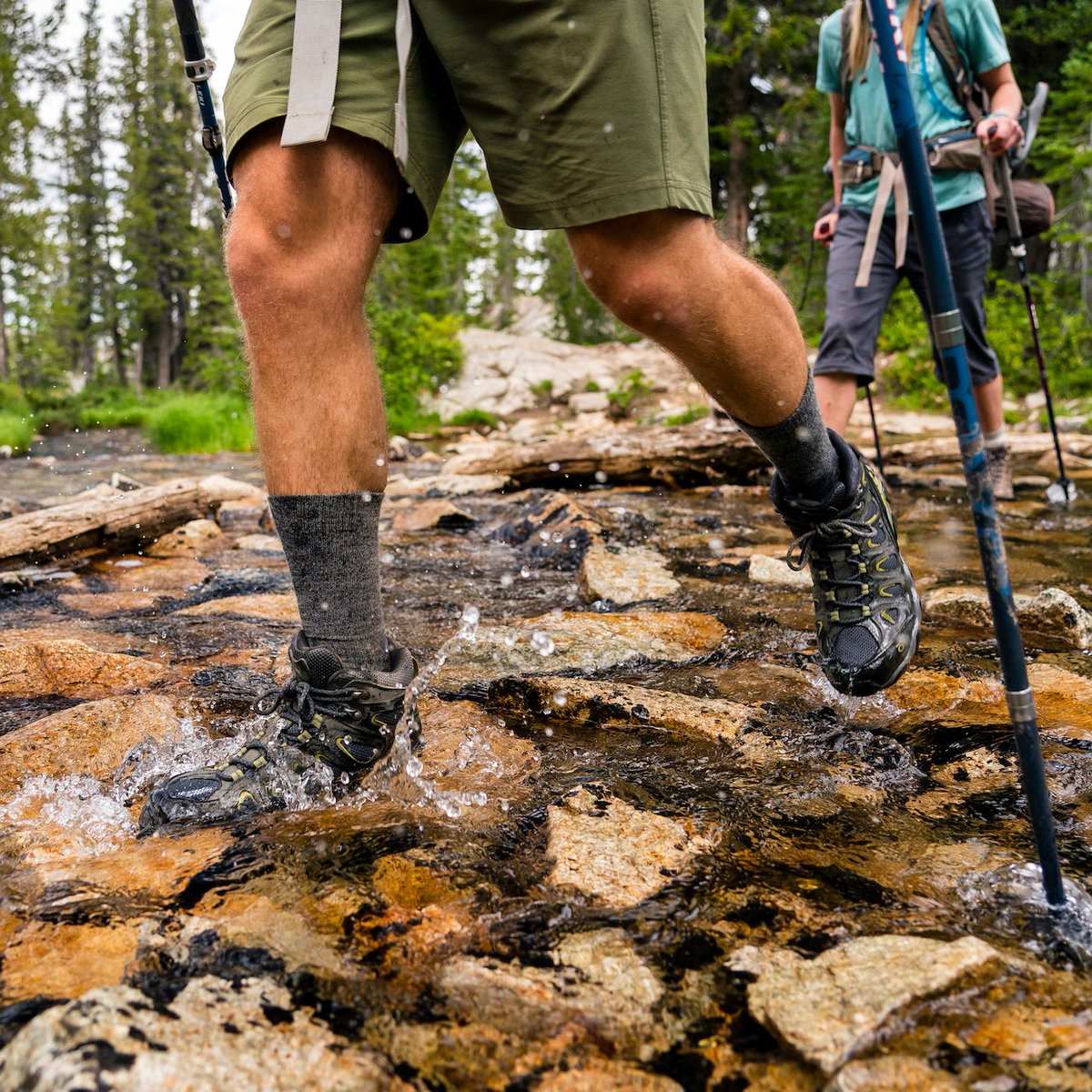 ObozFootwear's tweet photo. Our waterproof, breathable Sawtooth II Mid B-Dry is comfortable in most types of terrain, but prefers a nice creek crossing once in awhile.  

See it here: https://t.co/x26wJ7q9lv

#truetothetrail #weekendadventure #hiking #backpacking https://t.co/osp86xZJGq