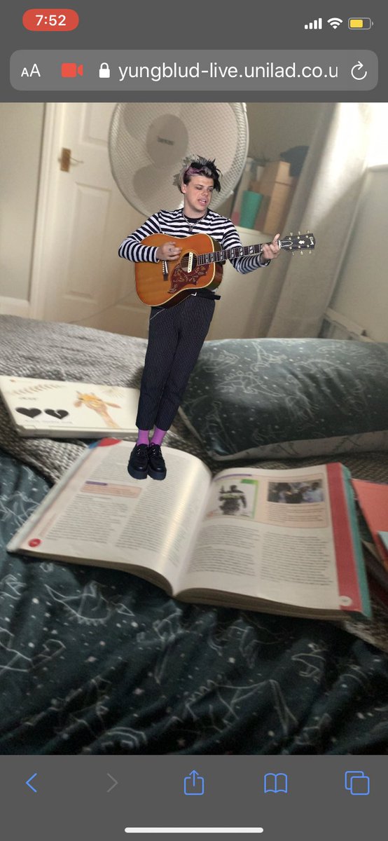 lanarileyyy's tweet photo. Sociology work looking a lot better now 🥰#yungbludhologram https://t.co/H7rk1erZMf