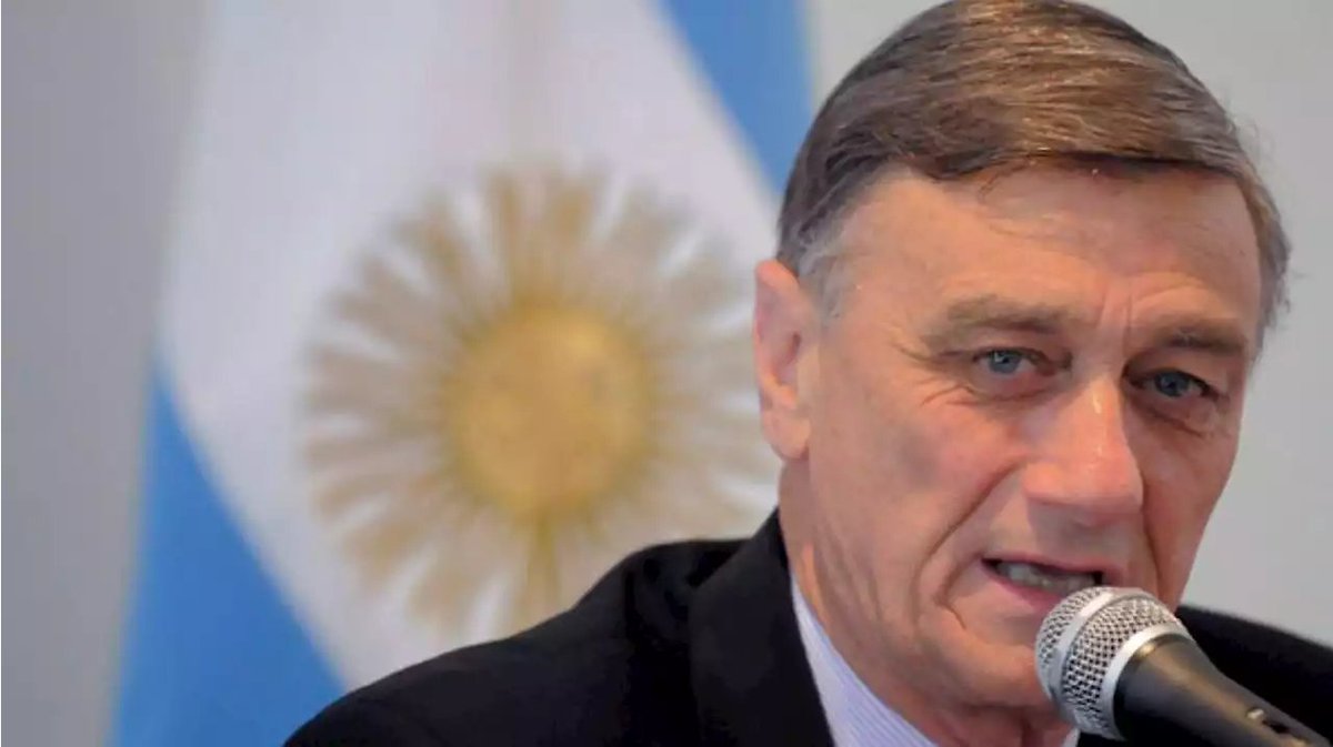 maxipullaro's tweet photo. Adiós Hermes Binner. Padre de la salud pública de Rosario y la provincia. Un legado extraordinario, y una impronta que hoy nos permite enfrentar la pandemia en mejores condiciones que cualquier otra provincia. Un abrazo a la familia y a todos los militantes del partido socialista https://t.co/a0aLBnWGA4
