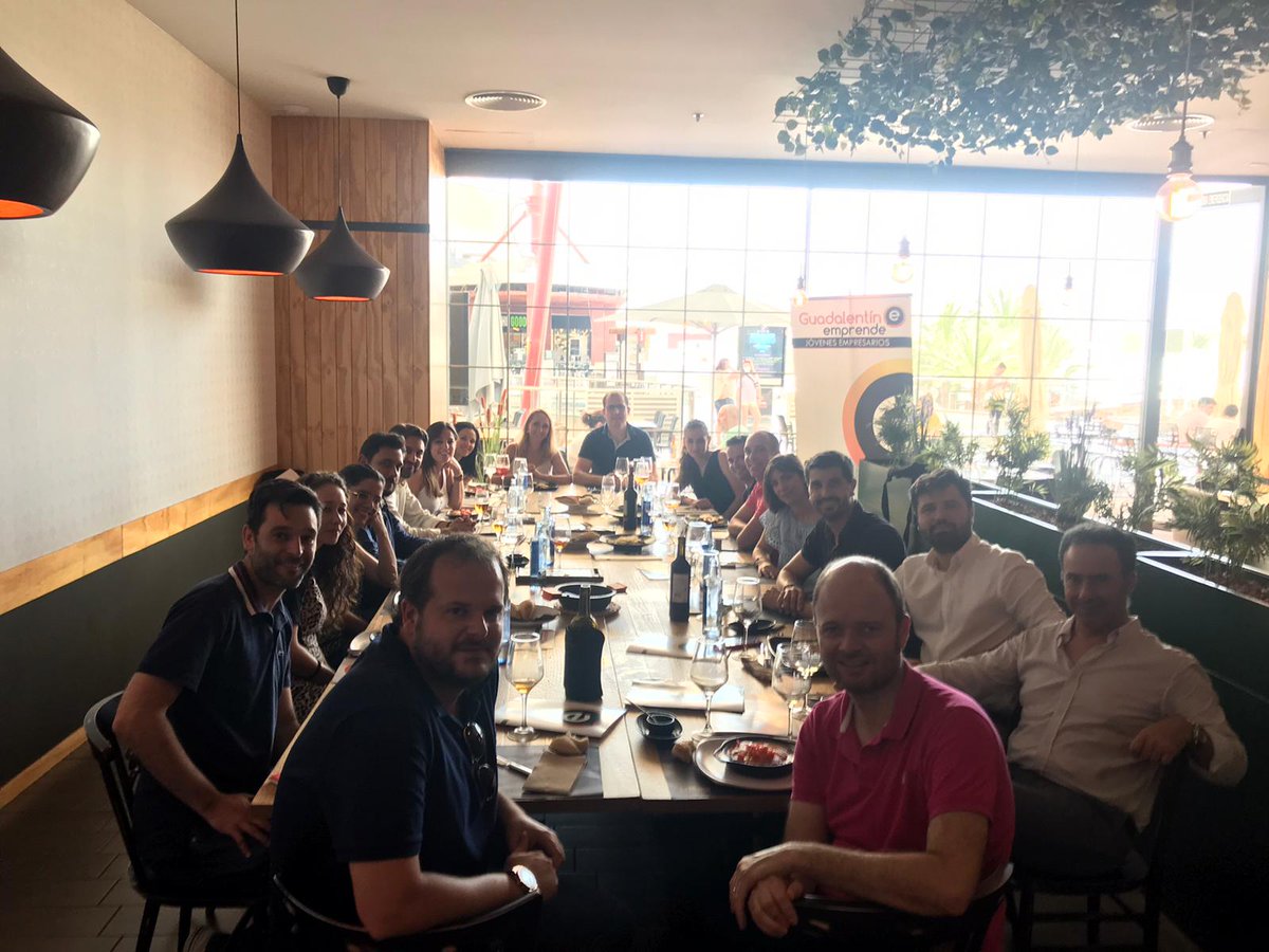 Volvemos juntos, reforzados y más unidos que nunca. Arropados como siempre por personas que han querido y quieren a esta Asociación. ¡¡GRACIAS A TODOS!! Última Directiva antes del verano. #Asociación #Trabajo #Esfuerzo #Dedicación #Generosidad #Amigos