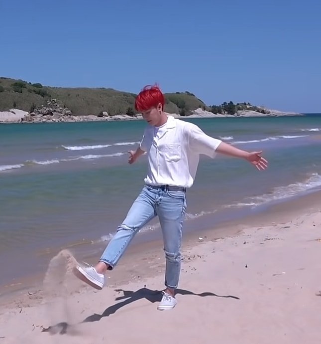 not_nctjohnny's tweet photo. friendly reminder that this is nct's oldest hyung https://t.co/1KvMnxyJ0o