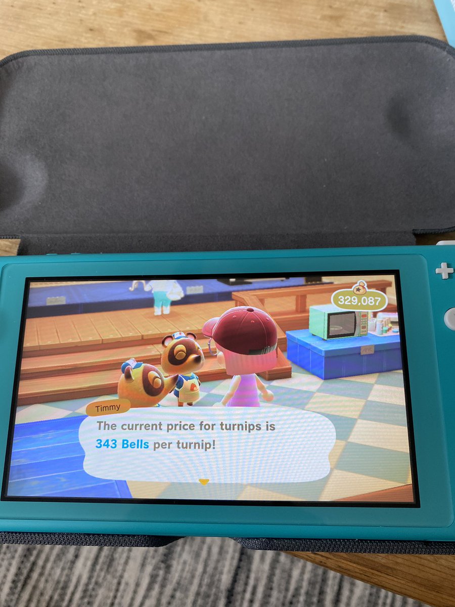 TeamACNH's tweet image. Turnips are going for 343 with the nooklings on my island! If you’re interested in coming to sell, let me know. Would welcome tips, but don’t need bells... gold nuggets, interesting DIYs, cancer star fragments are welcome! #ACNH  #ACNHturnips #AnimalCrossingNewHorizions #turnips