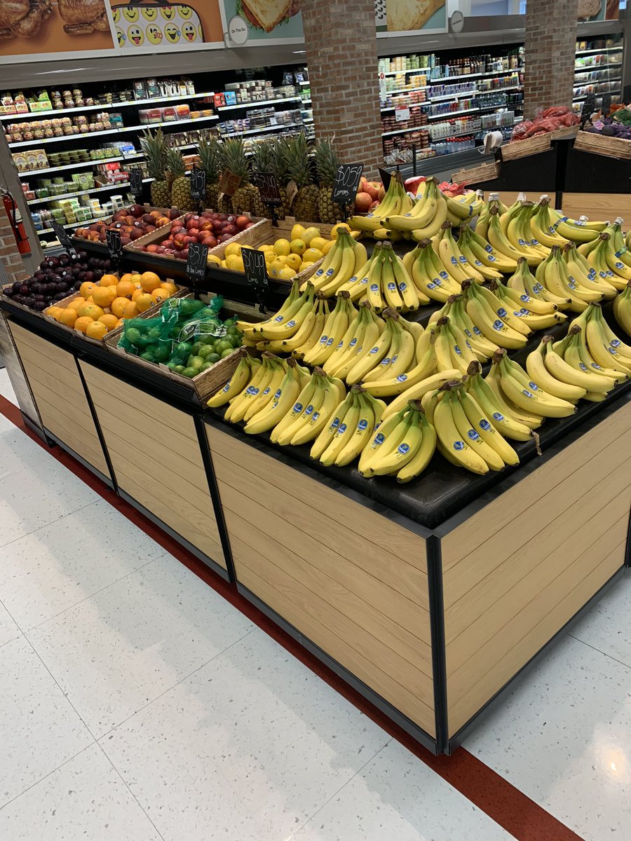 Connor_Target's tweet photo. Loving these new groceries fixtures, great idea @Jefffromtarget!! #freshandfull #statestreet @MikeQuinn75 https://t.co/eskvU1SMm0