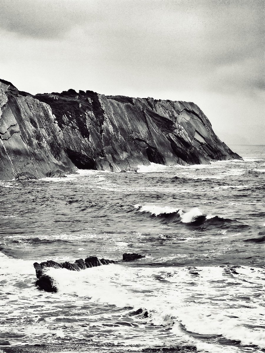 vmrr8395's tweet photo. Otra tarde gris... 😍
#zumaia #itzurun #flysch #blancoynegro #geoparkea #ShotOnMiNote10
https://t.co/TMix9591tt https://t.co/iCAzc0Qsxo