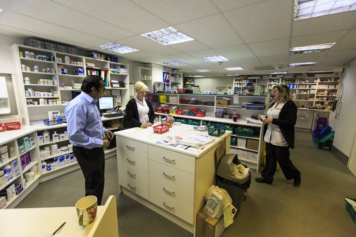 ComPharmEngland's tweet photo. NHSE&amp;I request urgent completion of staff risk assessments https://t.co/Iq10MZBhzT https://t.co/MeSVnqFkNF