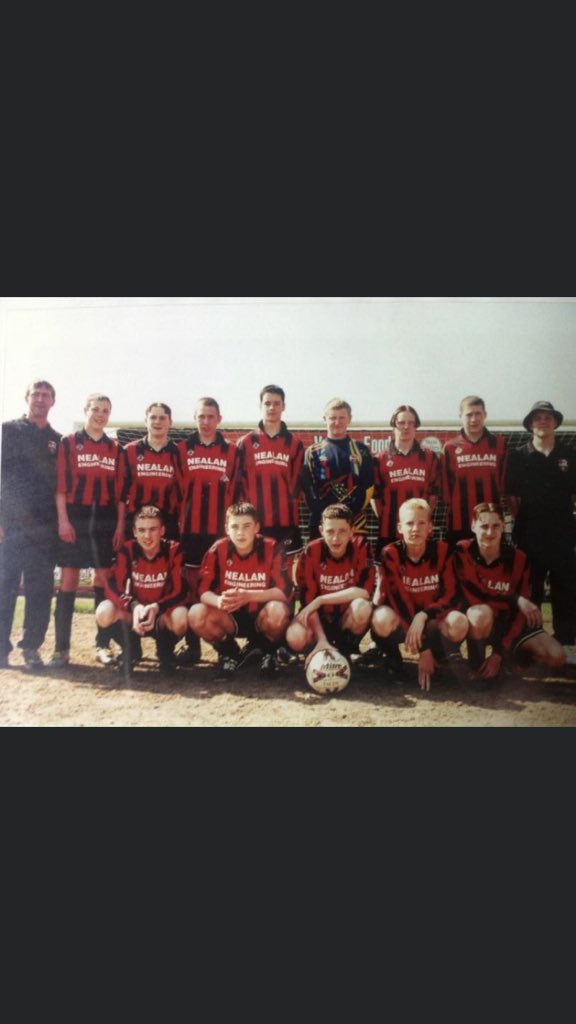 willhirons's tweet photo. Lucky to of been friends with him for 20 plus years, great football player with an unbelievable engine and a fantastic runner! You will be missed mate, such a top guy gone too soon #forjon #flyhighmate https://t.co/KHNgFpDP0p