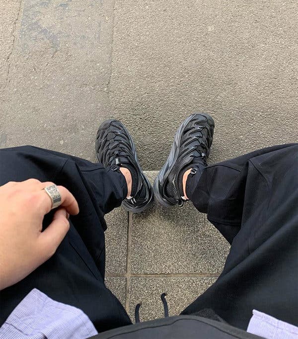 SuffernPodiatry's tweet photo. On water sandals as #Shoes: "Footwear connects you to the earth, to feelings of well being, agility and health...it always comes back to a deep subconscious thing. Freeing your feet can open up parts of your mind", Mark Tatcher founder of Teva #sandals https://t.co/UIr3tNhluP https://t.co/uwkScB4IgB