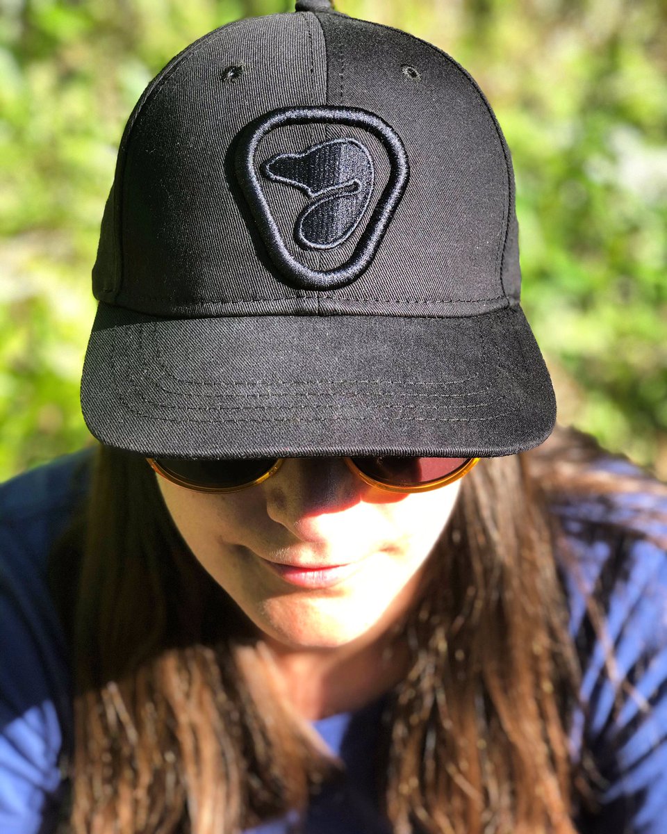 We've dropped some new organic cotton retro caps 🧢 #MadeinCanada 🍁 to keep you protected from the 🌞 this summer! Check them out in red or black online at #ParksCanadaShop and help support Canadian manufacturers. 🇨🇦

#MadeinCanada #ProudlyCanadian #retro #organiccotton #Canada